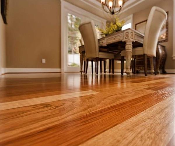 کف SPC یا لمینت؟ انتخابی که کیفیت زندگی شما را رقم می‌زند